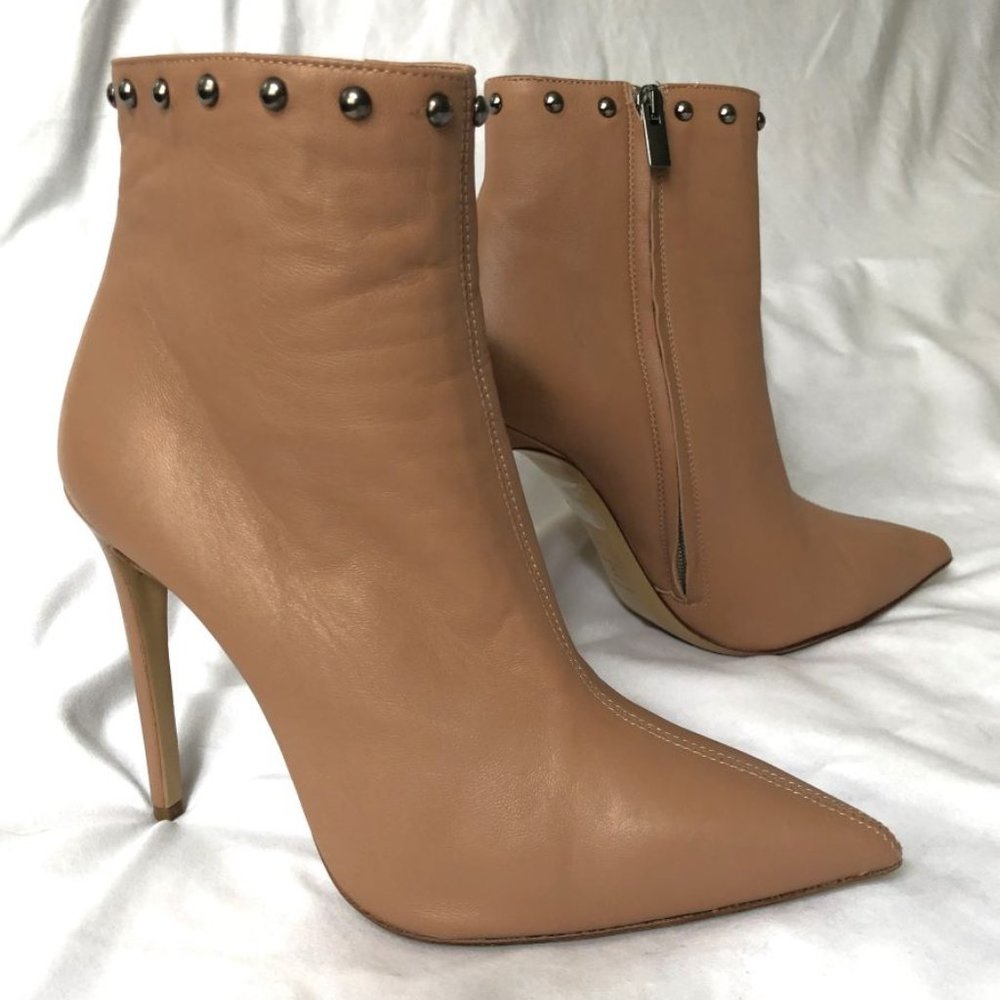 Ninalilou Size 7.5 Tan Studded Boots